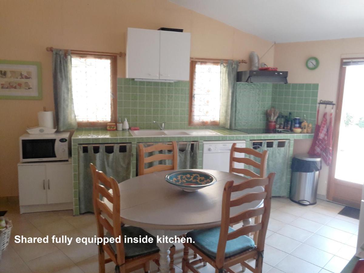 Les Cerises Bed & Breakfast Saint-Saturnin-d'Apt Eksteriør bilde