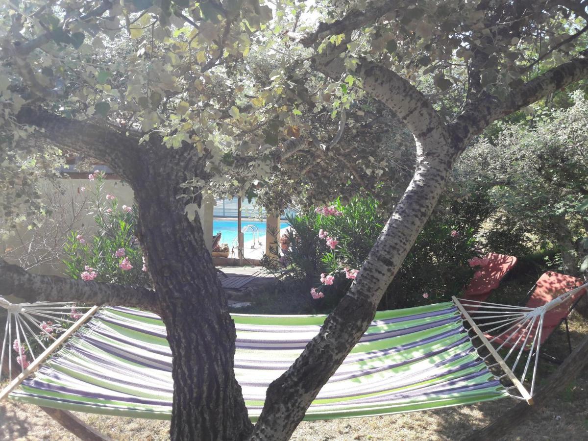 Les Cerises Bed & Breakfast Saint-Saturnin-d'Apt Eksteriør bilde